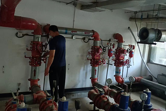 合規(guī)與安全并重：會(huì)議中心消防維保的法規(guī)標(biāo)準(zhǔn)與實(shí)踐路徑